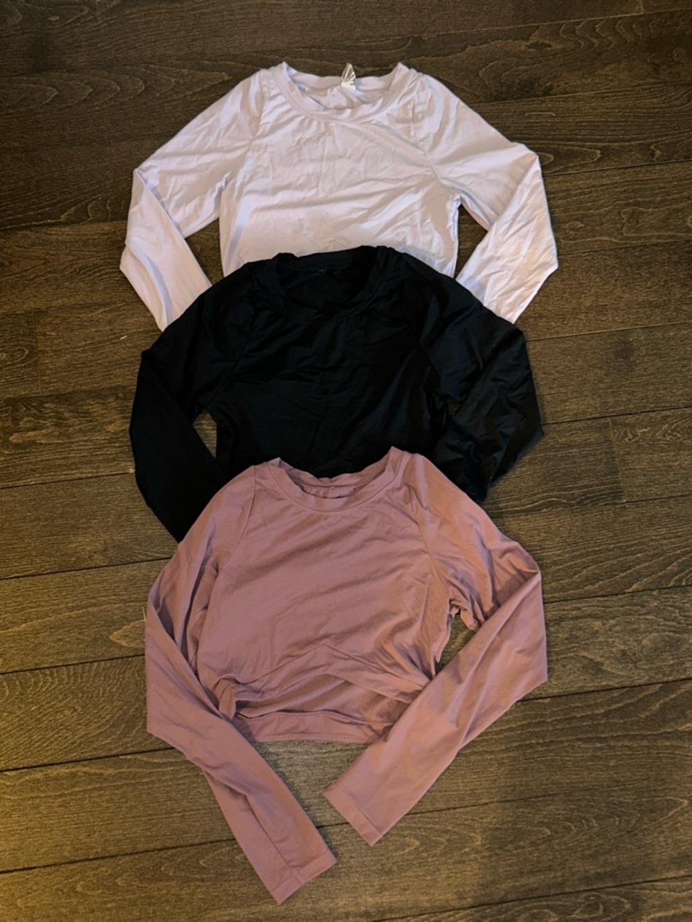 Alphalete Women’s Cropped Long-Sleeve Crewneck Top 3 pack - White, Black & Mauve